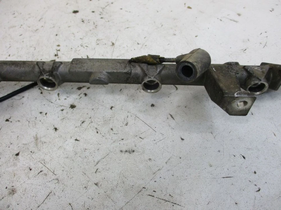 Tubo de inyección moldura se adapta a FORD MAVERICK II MK2 2.0 16V Foto 4 de 4