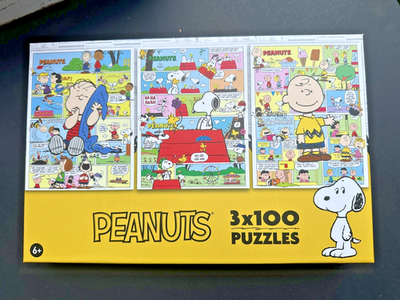 Peanuts Snoopy Holiday 300pc Jigsaw Puzzle- comic stripe fun Xmas