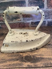 Antique Vintage 7lb Weight Sad Iron 6.25” l x 3.75" w at the back x 4.5” tall