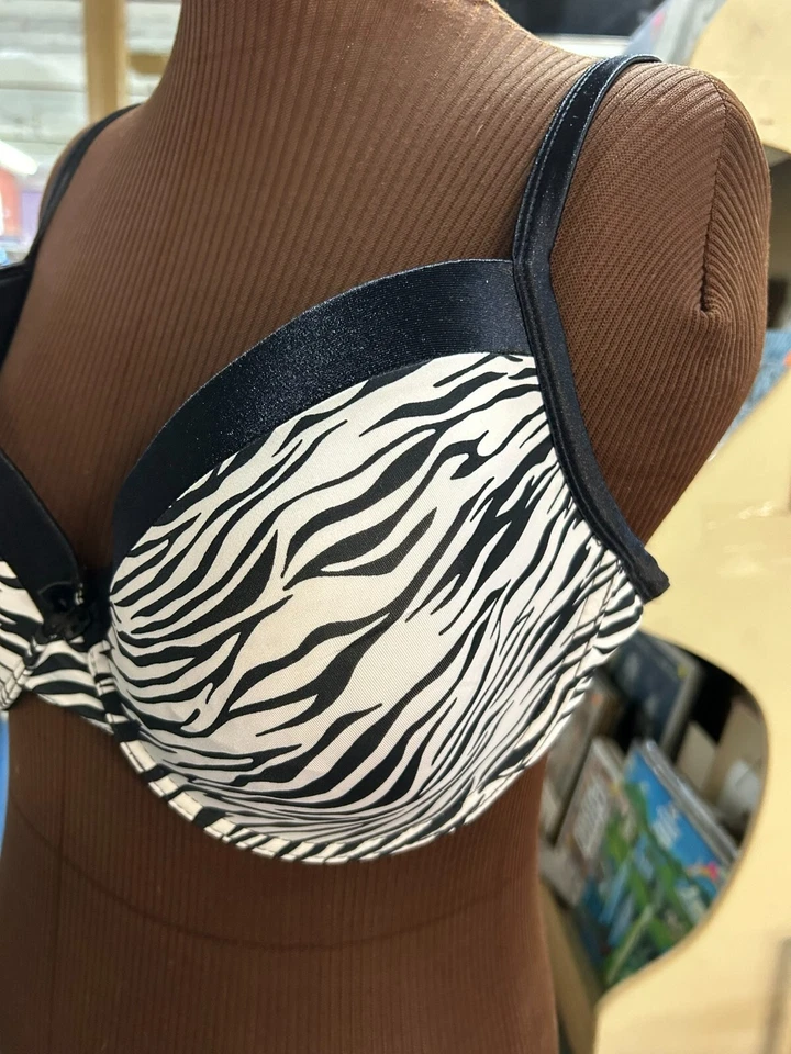 Moda Sujetador Bug Balconette Encaje Acolchado 42DD Cebra Negro Blanco Forrado con Aros Foto 2 de 4