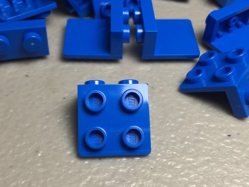 LEGO Brackets Blue 1x2/2x2 Lot of 15 - NEW - Authentic 44728 - Picture 2 of 6