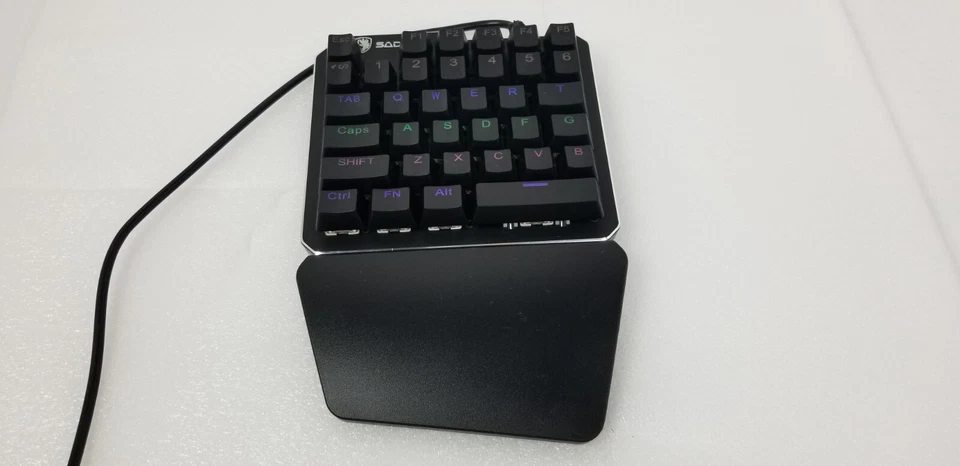 Sades Gaming One-Handed Mechanical Keyboard Backlit ~ Tested Great Condition - Image 2 of 4