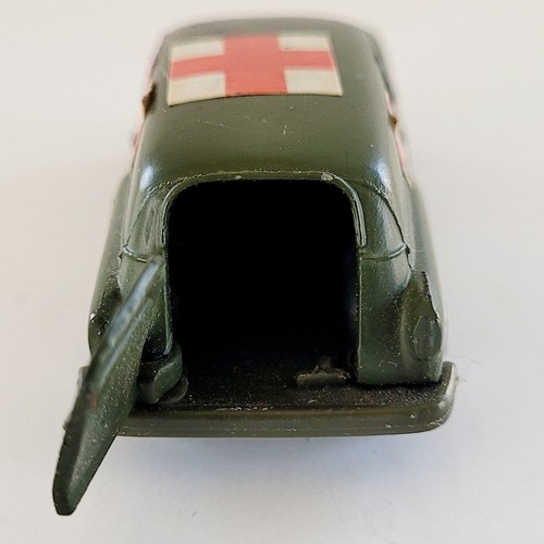 Zylmex Zee Toys T439 Olive Drab '54 Chevy Panel 1/64 Diecast Ambulance MASH 4077 - Picture 4 of 19