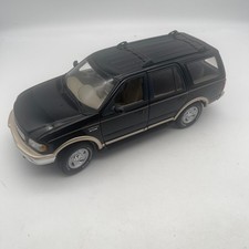 UT MODELS #22710 1:18 Ford Expedition Eddie Bauer Edition Rare Black/Gold