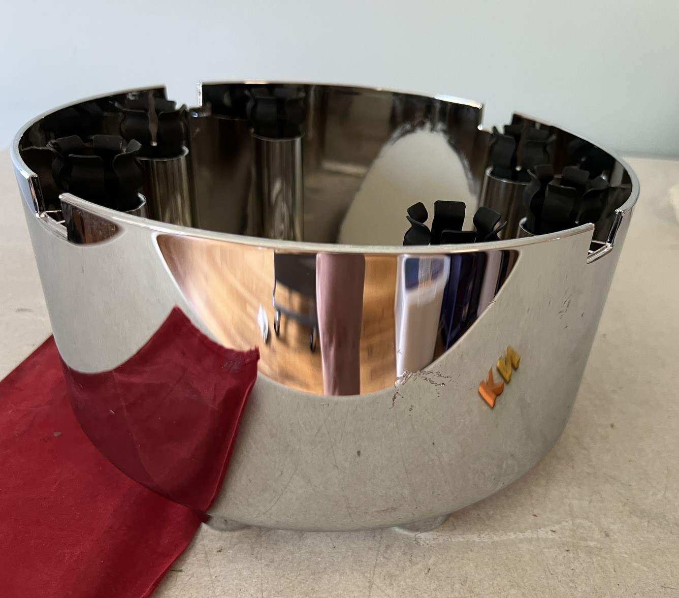 #KN (1)  17 -25 Ford F350 SD  Dually Rear KING RANCH Center Cap  HC34-1A096-ADB