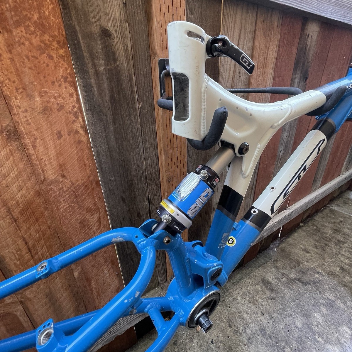 Vintage 2000 GT XCR 3000 i-Drive 26