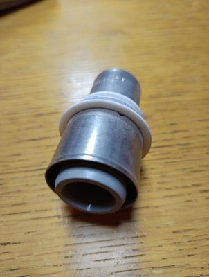 Uponor Press Fitting Reduzierung 32 - 25
