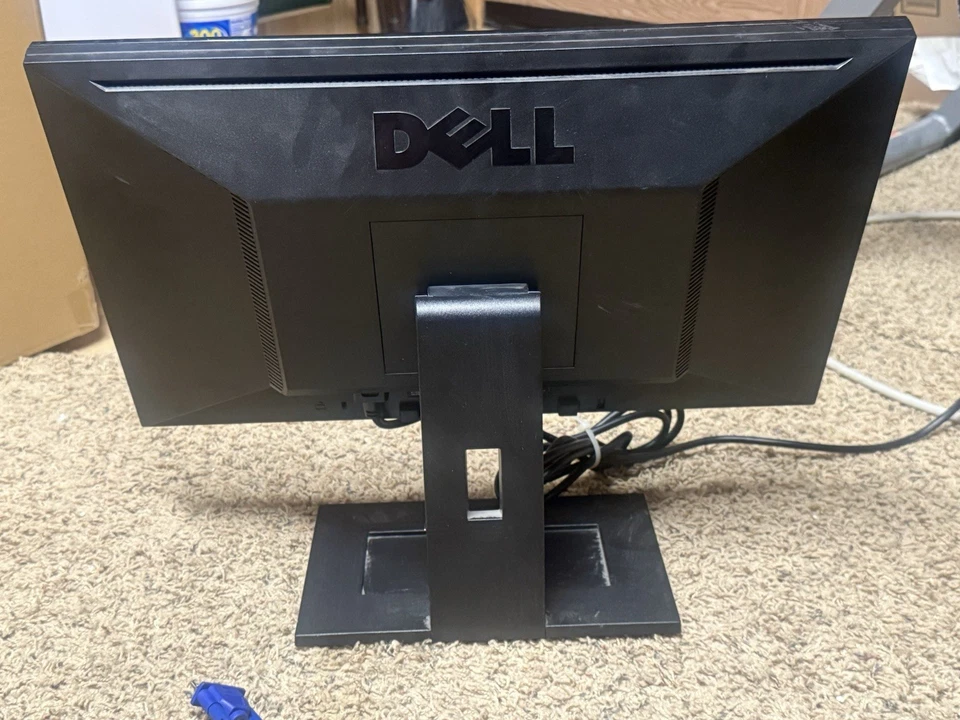 DELL 20" LCD Computer Monitor IN2020Mf VGA / DVI (HDCP) with cords - Image 4 of 4