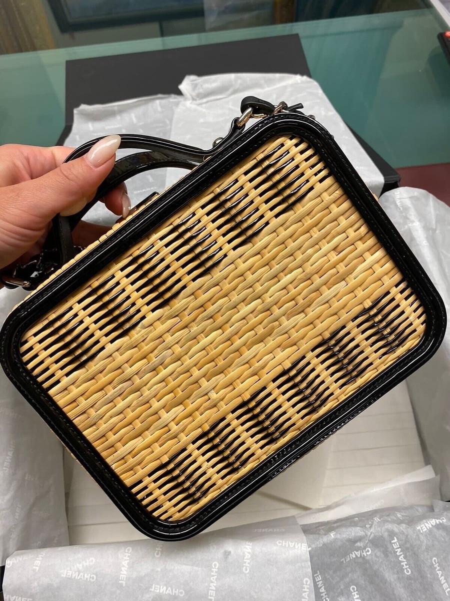CHANEL BLACK BEIGE RATTAN FILIGREE CC VANITY CASE BAG | eBay