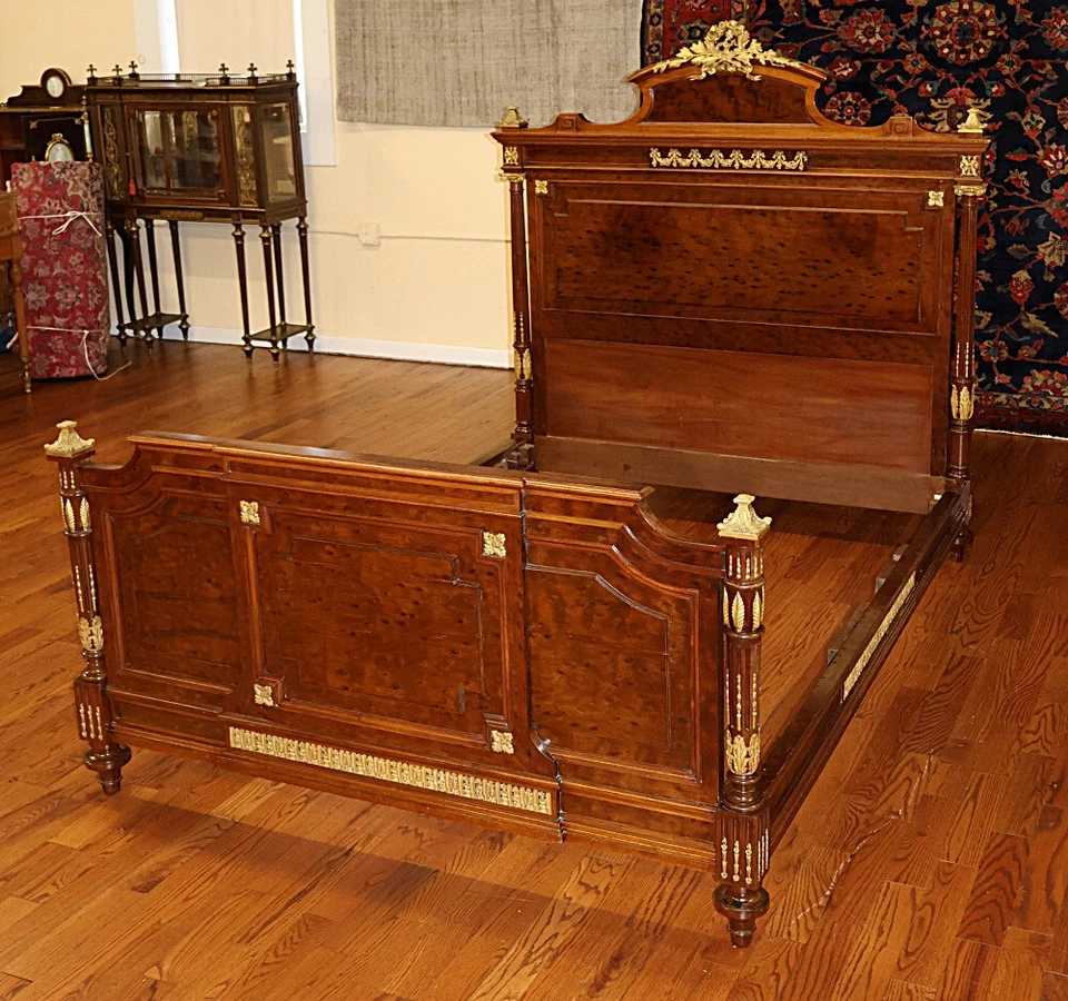 Pudín francés de ciruela acajou caoba montado en bronce del siglo XIX cama de tamaño completo Foto 4 de 4