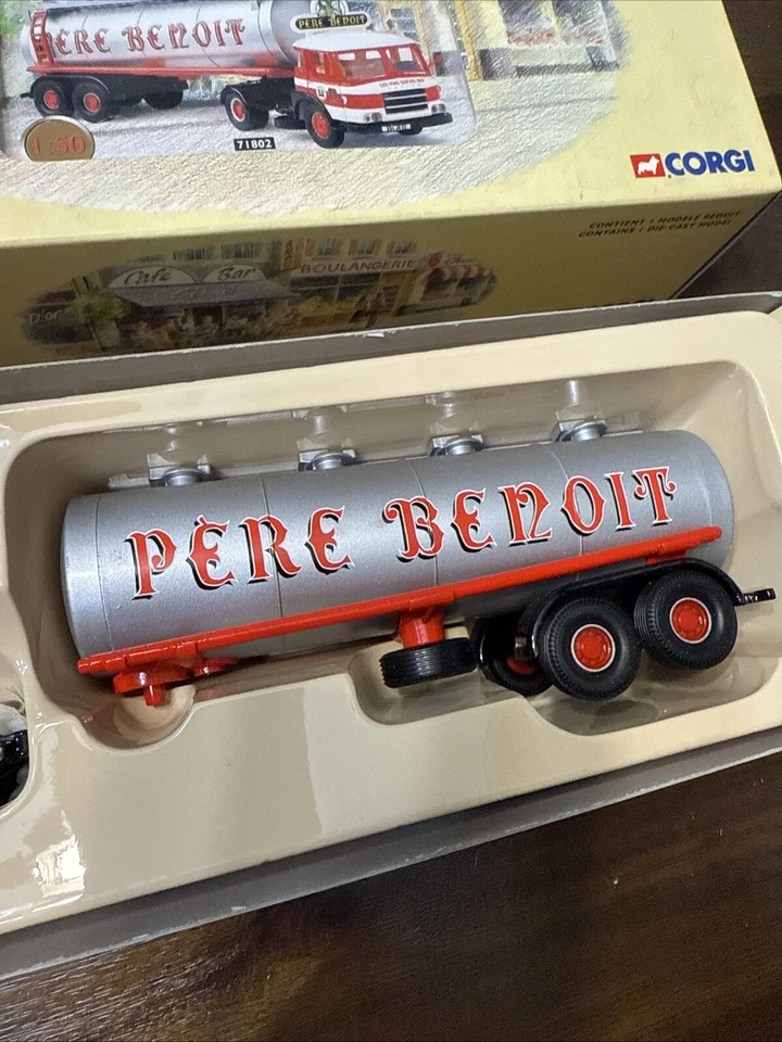 Corgi Heritage Renault JL 20 Semi-Citerne Pere Benoit, 1:50, 71802 - Image 4 of 4