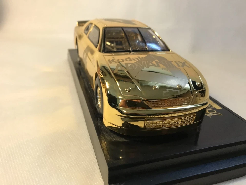 Modelo Bobby Hamilton NASCAR Reflexión en Dorado Foto 3 de 4