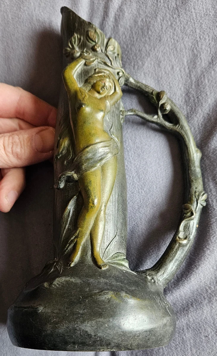 Vase ancien Art Nouveau design martelé tôle de laiton 13,5 cm Art Déco - France