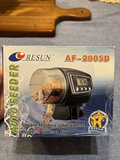 Fish Feeder Automatic Fish Feeder Food Hopper Holds Resun AF-2005D LCD Display