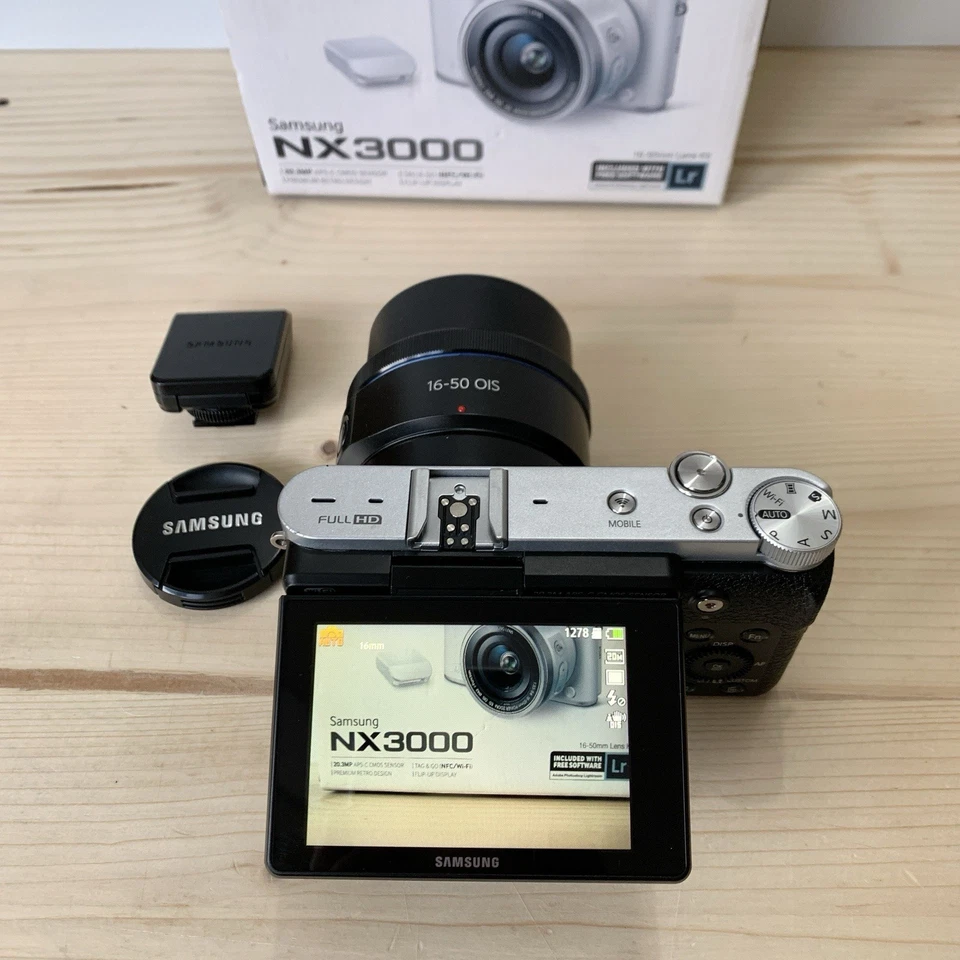Fotocamera mirrorless Samsung NX3000 20 MP obiettivo 16-50mm video Full HD - Immagine 3 di 4