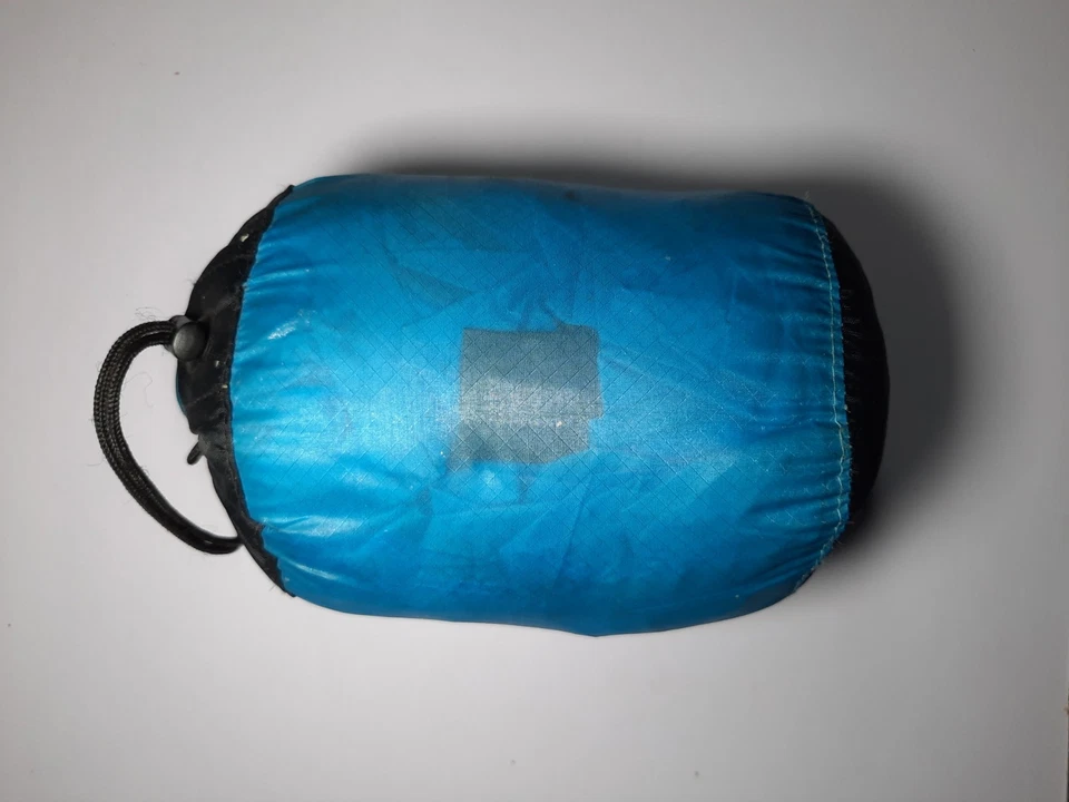 Poncho de lona Sea To Summit Ultra-Sil Nano 15D 57”x104” 8,1 oz azul Foto 2 de 4