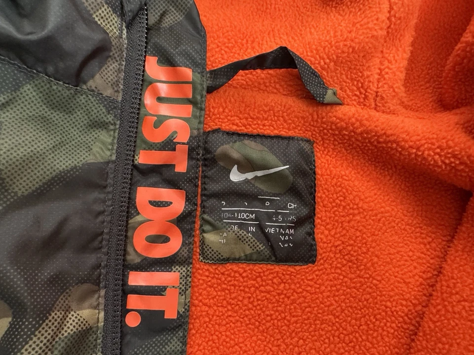 Nike Boys Camo Hooded Jacket Size 4–5Y Fleece Lined Zip-Up “Just Do It” Coat - Image 3 of 4