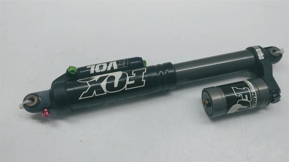 Par de amortiguadores de esquí Polaris Switchback Assault 800 Fox Float EVOL 2011 piggyback 18" Foto 3 de 4