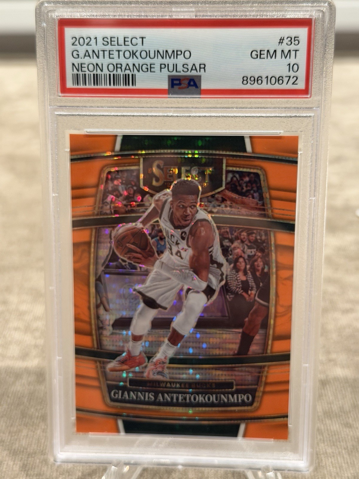 2021 Select FOTL Neon Orange Pulsar Prizm 7/15 Giannis Antetokounmpo #35 PSA 10