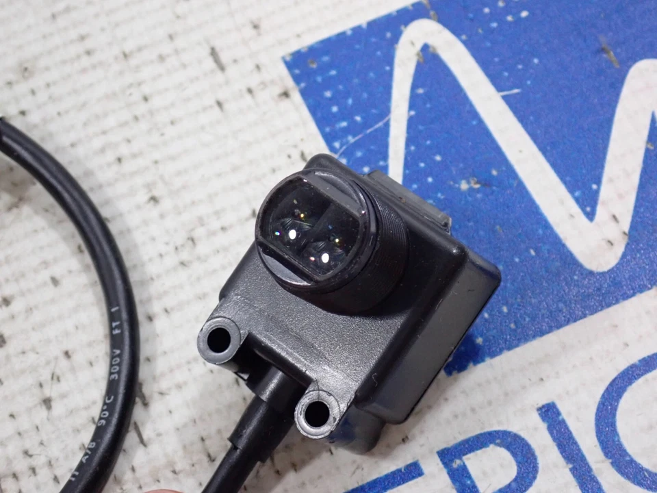 Cutler Hammer E65-SMPRS9230 3M Polarized Reflex LT Sensor - Image 3 of 4