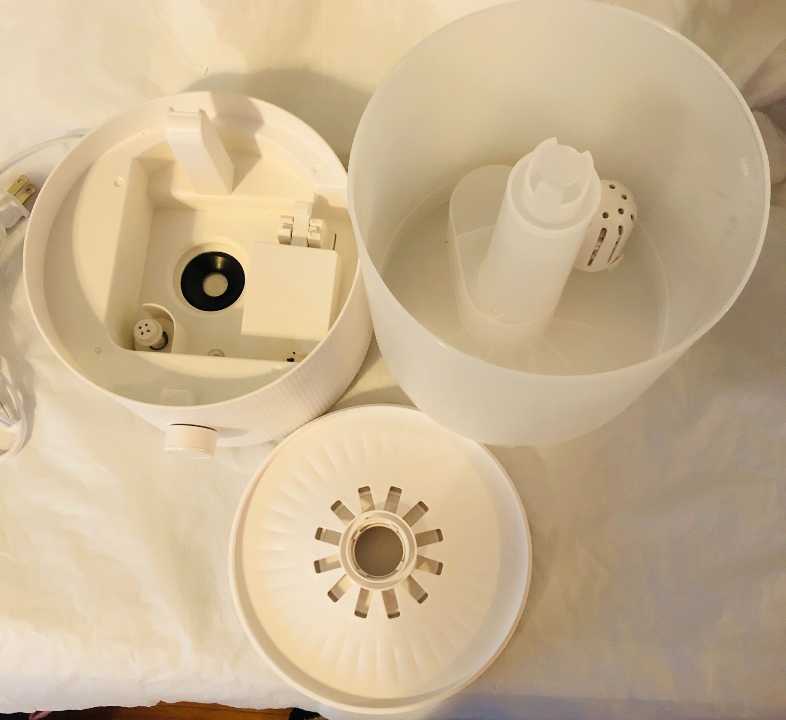 Megawise Air Purifier Humidifier 9"x7"  Model GO-2811