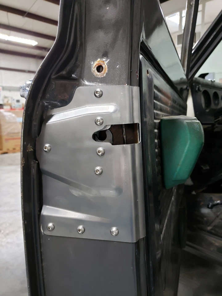 Kit de travas de porta Trique Altman aparafusadas garra de urso para estoque 1967-1972 Chevy Truck - Imagem 2 de 3