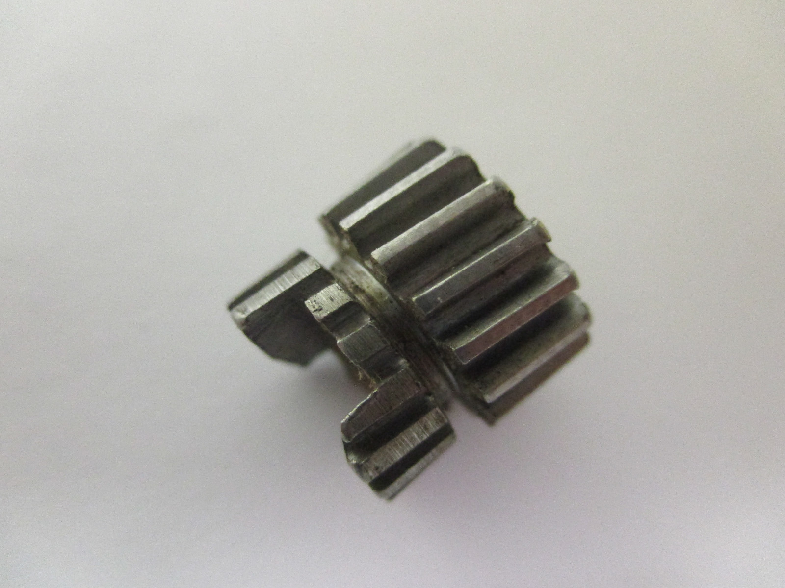 NEW PENN CONVENTIONAL REEL PART - 13-113LH Senator 113 149L LEFT HAND - Pinion