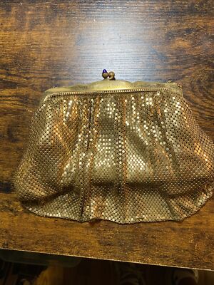Vintage WHITING DAVIS Coin Purse Gold-tone Metal Mesh Kiss Clasp