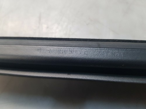 Volvo XC60 MK2 2017-2020 Lado del pasajero Puerta trasera Tira Sello - Imagen 5 de 9