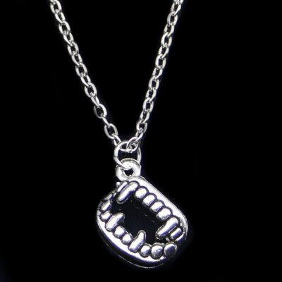 Vampire Teeth Horror Gothic Punk Necklace Pendant Free Gift Bag