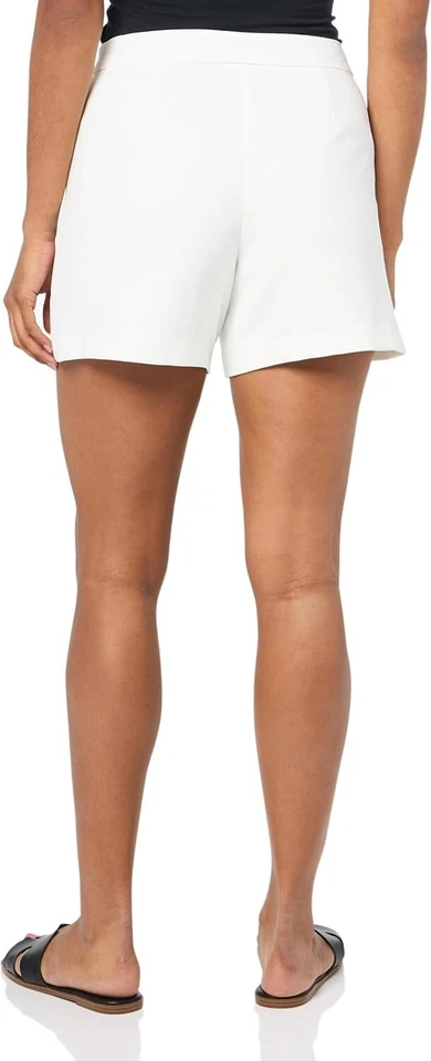 NUEVO CON ETIQUETAS - Pantalones cortos de tiro alto Trina Turk 'Hermosa' texturizados, encalados - Talla 4 Foto 2 de 3