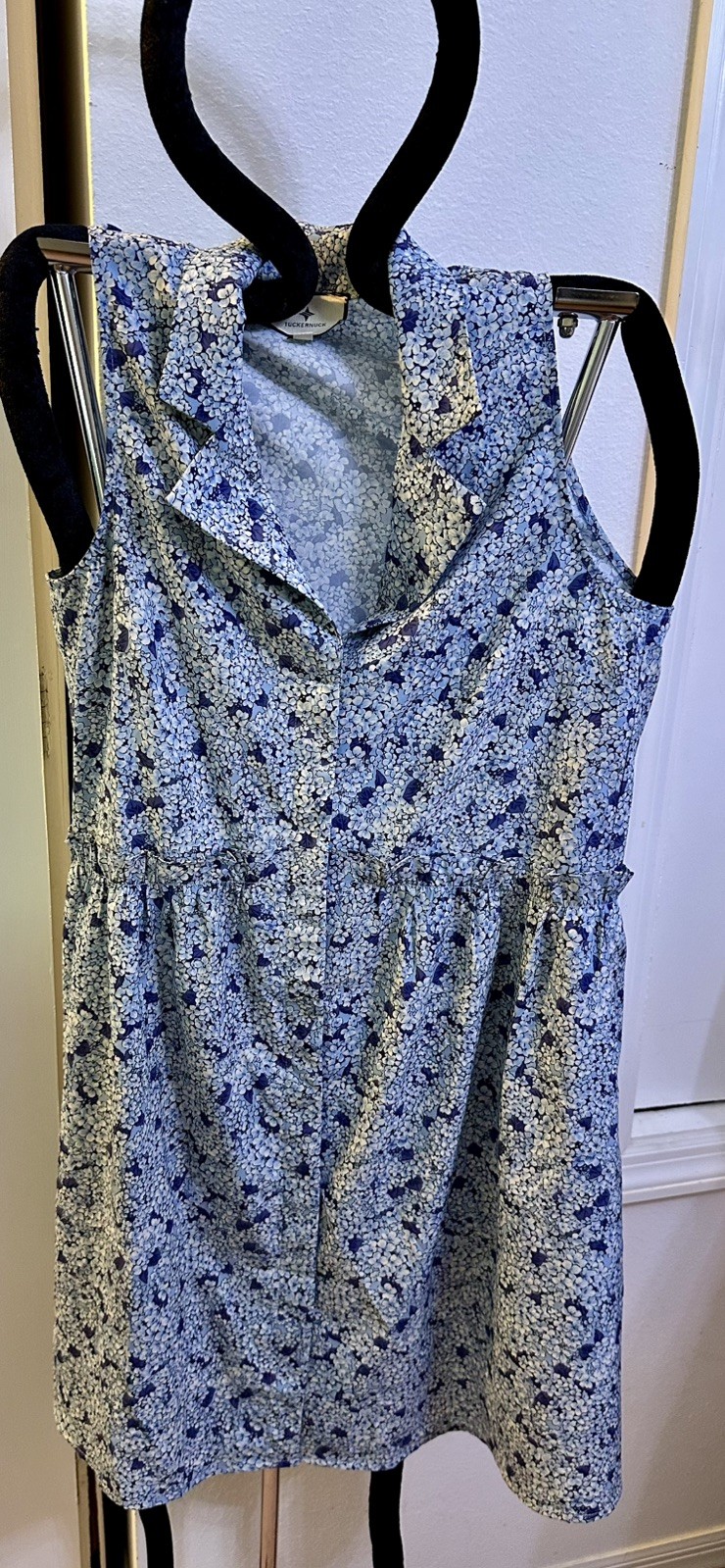 Tuckernuck Sz S Royal Shirt Blue Hydrangea Floral Dress Preppy Summer No Wrinkle