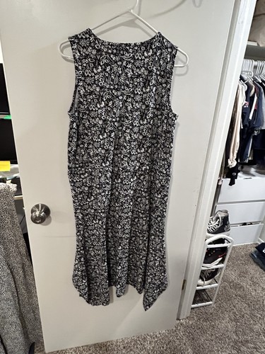 d&co Sleeveless Handkerchief Hem Dress L Black White Floral Stretch Knit Casual - Picture 2 of 9