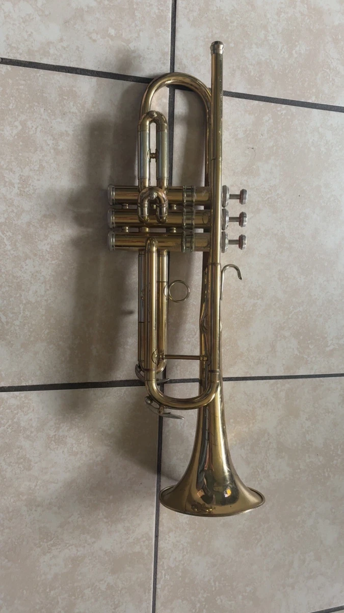 Preços baixos em Trompetes C.G. Conn Brass | eBay