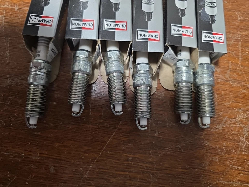 (CANTIDAD 6) Bujía Champion RE14PLP5 7440 para Chrysler Town & Country 2001-2010 Foto 3 de 3