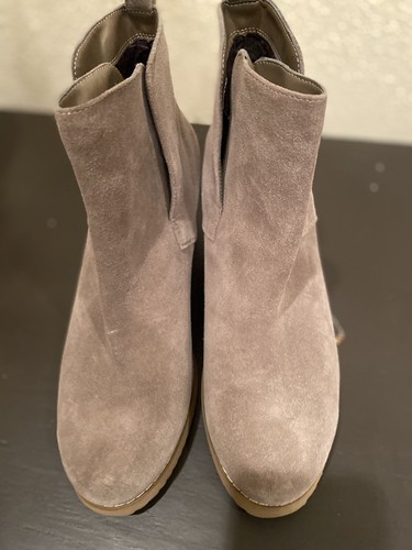 Blondo women's boots size 8 Waterproof 