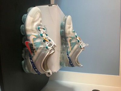 vapormax 2019 white university gold wolf grey