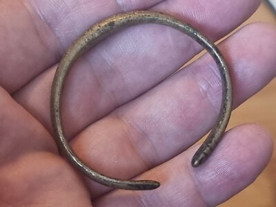 Sächsische Bronze Kinder Armband aus alten englischen col. Siehe Beschreibung LA133m