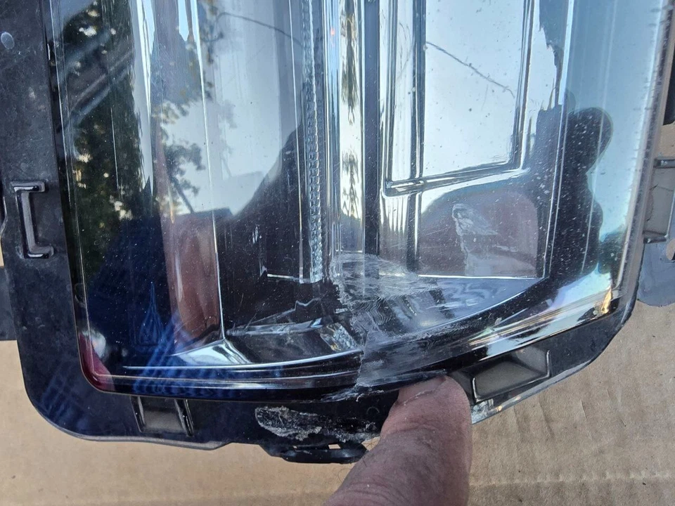 Luz antiniebla LED DRL 2015-2020 Cadillac Escalade OEM LADO DEL CONDUCTOR IZQUIERDO Foto 2 de 4