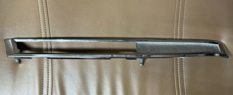 Buick Wildcat 1966 derecho derecho delantero derecho marcador luz bisel 5957982 usado OEM 66 Foto 4 de 4