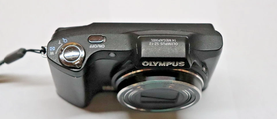 OLYMPUS -14.1 MEGAPIXEL DIGITAL CAMERA MODEL SZ-12 -BLACK - Image 4 of 4