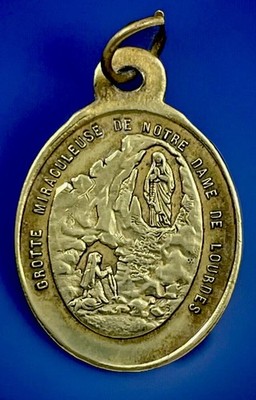 Vintage Catholic Apparition Of Mary At Notre Dame De Lourdes Gold Tone Medal