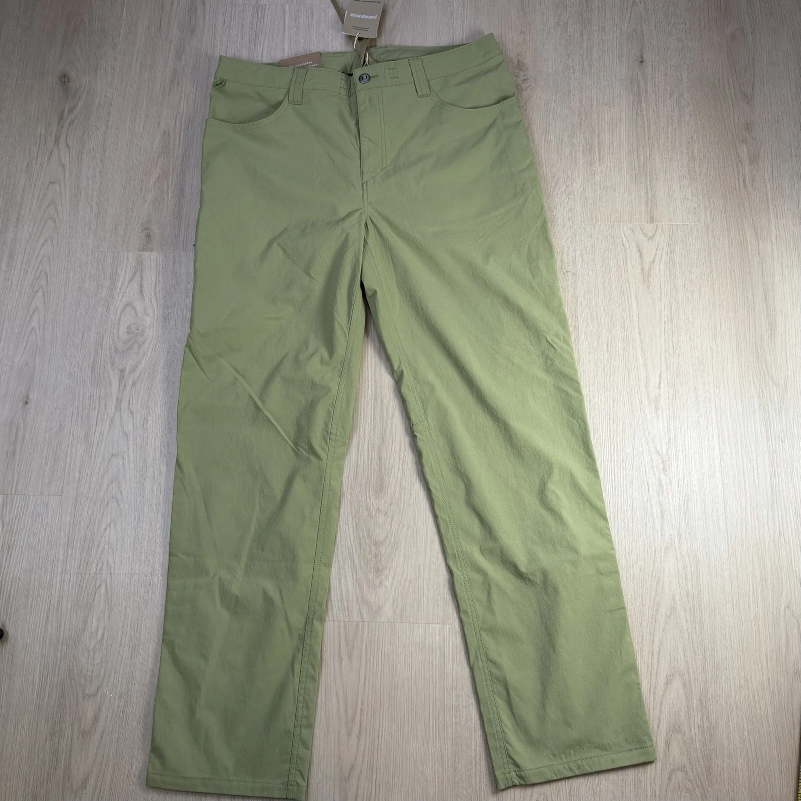 NWT Patagonia Quandry Hiking Pants Men's Size 34x32 Buckhorn Green 40+ UPF
Opens in a new window or
