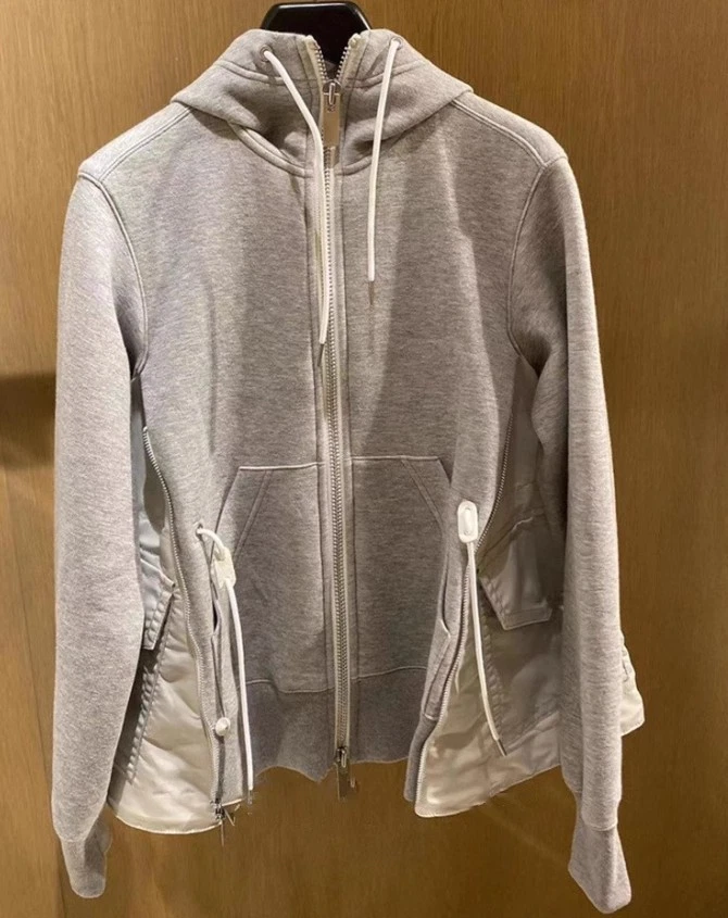 Sudadera con Capucha Suelta Térmica Cremallera Empalmada Sacai Suerte Otoño Dama Foto 2 de 4