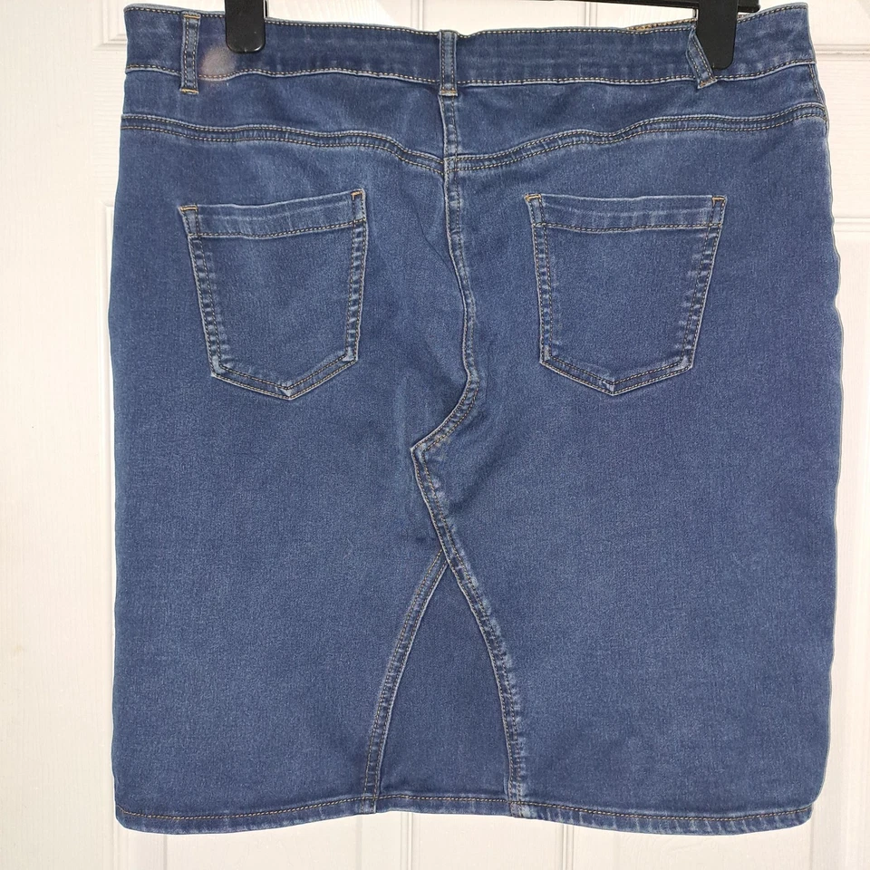 GEORGE blue denim skirt, size 16, length 20 inches - Image 3 of 3