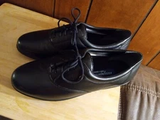 Ladies Easy Spirit Anti-gravity Black Shoes Size 9 / $65/ NEW