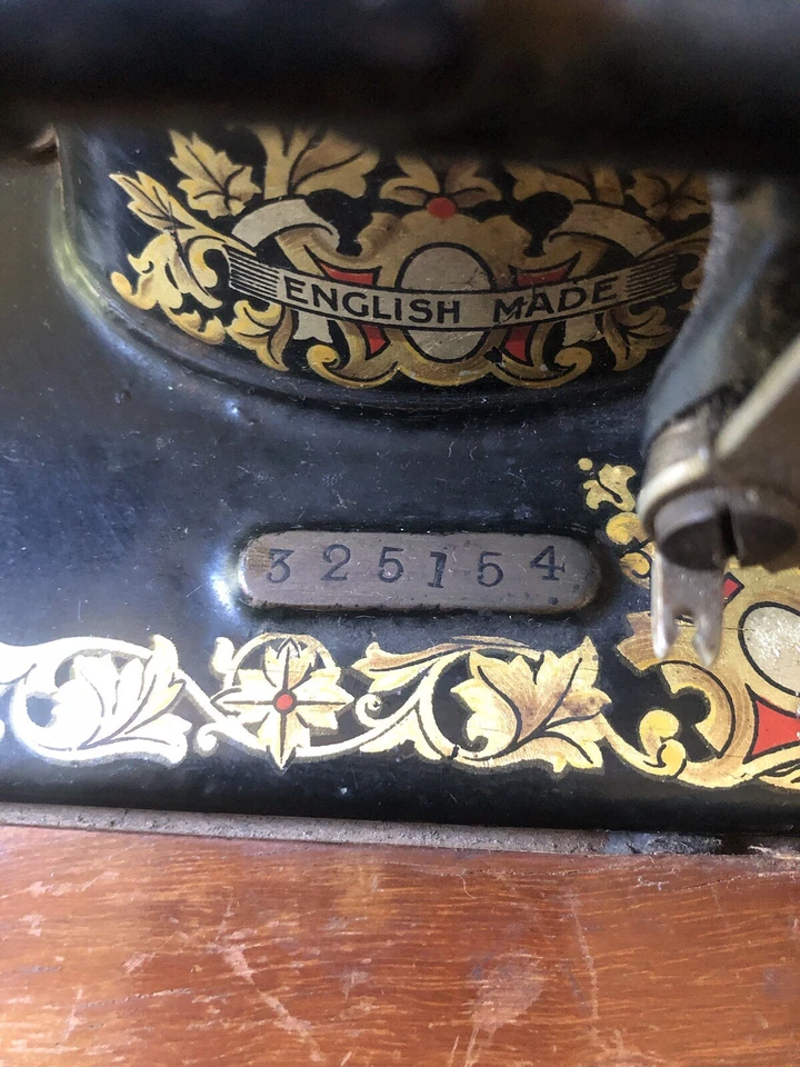 Máquina de costura Rusby manual vintage por Jones & Co, por volta de 1935 - Imagem 2 de 4