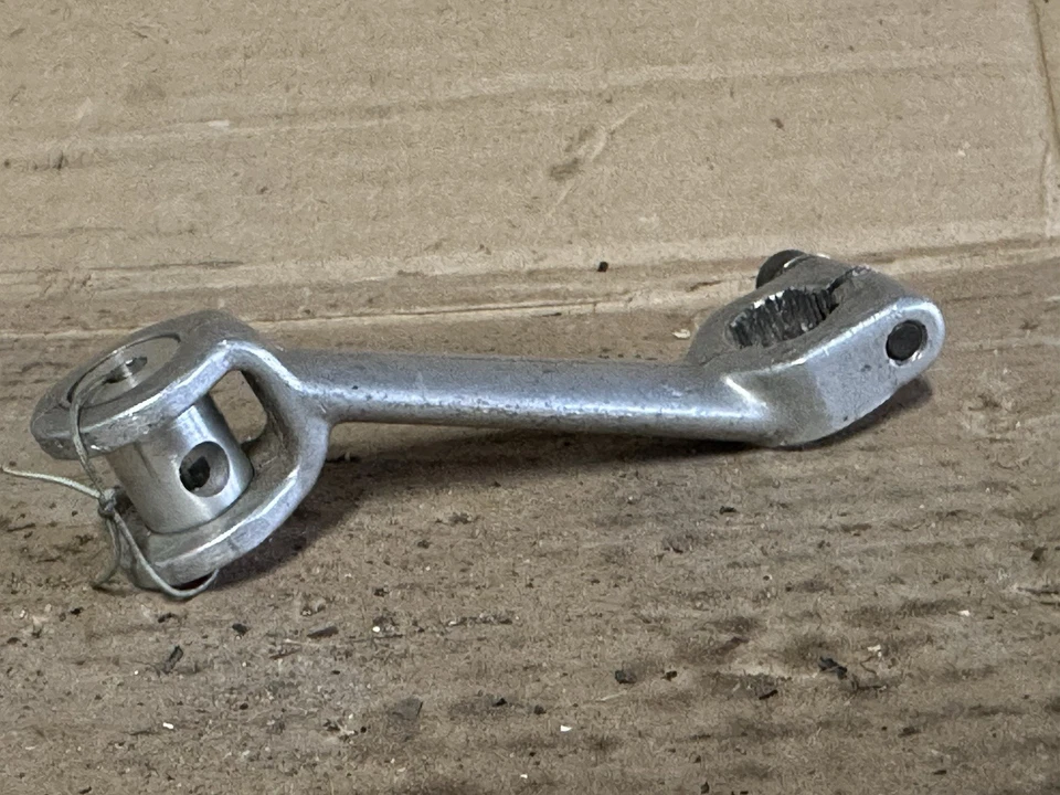 BMW R50 - R100 RS RT CS Rear Brake Plate Hub Arm Lever 1230309 OEM -B16 - Image 4 of 4