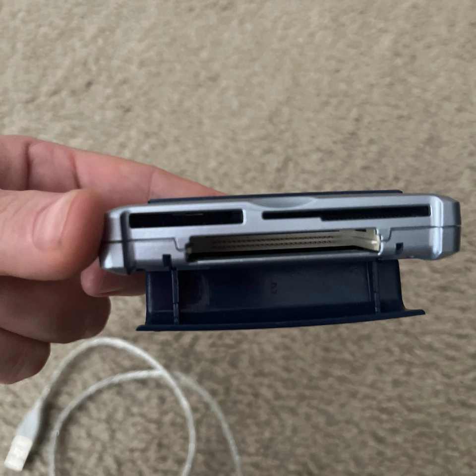 Lexar Media RW018 USB 2.0 High Speed Convenient Size Multi-Card Reader - Image 3 of 4