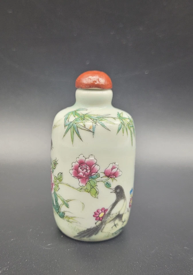 Botella de tabaco de porcelana Famille Rose china Qing siglo XIX Foto 2 de 4